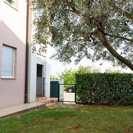 Apartment Ivy Karpinjan