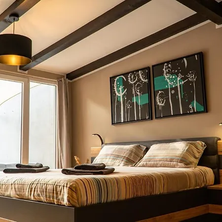 Ivy Apartment Karpinjan